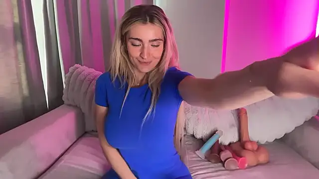Snapshot of meggsworld chatting on 07.09.26 meggsworld online show from 07.09.26