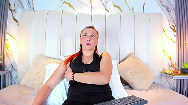 Snapshot of EvaMillins chatting on 09.17.25 EvaMillins online show from 09.17.25