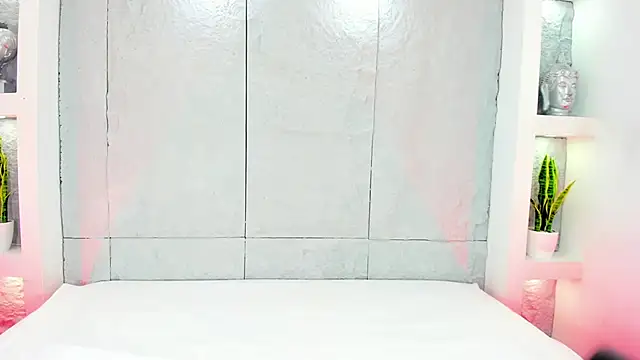 Snapshot of MiaMistrex chatting on 10.28.25 MiaMistrex online show from 10.28.25