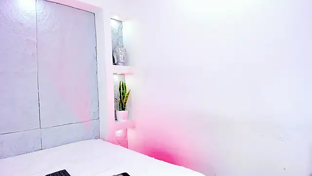 Snapshot of MiaMistrex chatting on 10.30.25 MiaMistrex online show from 10.30.25