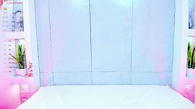 Snapshot of MiaMistrex chatting on 12.14.25 MiaMistrex online show from 12.14.25