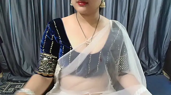 Snapshot of goldiwets chatting on 02.14.25 goldiwets online show from 02.14.25