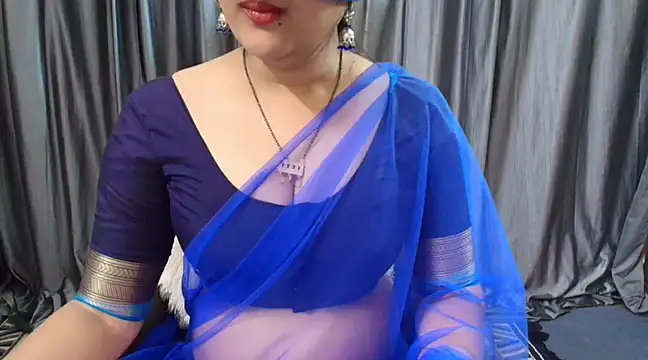 Snapshot of goldiwets chatting on 02.15.25 goldiwets online show from 02.15.25