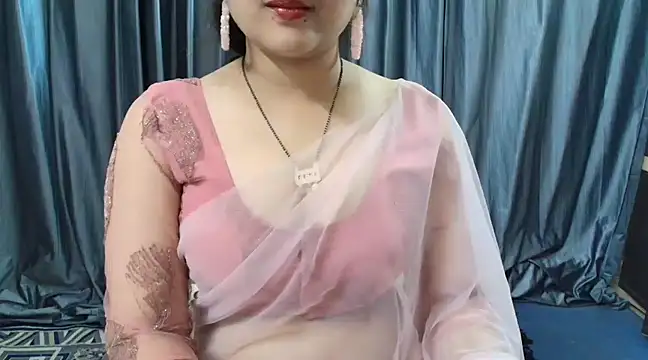 Snapshot of goldiwets chatting on 02.16.25 goldiwets online show from 02.16.25