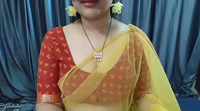 Snapshot of goldiwets chatting on 02.18.25 goldiwets online show from 02.18.25