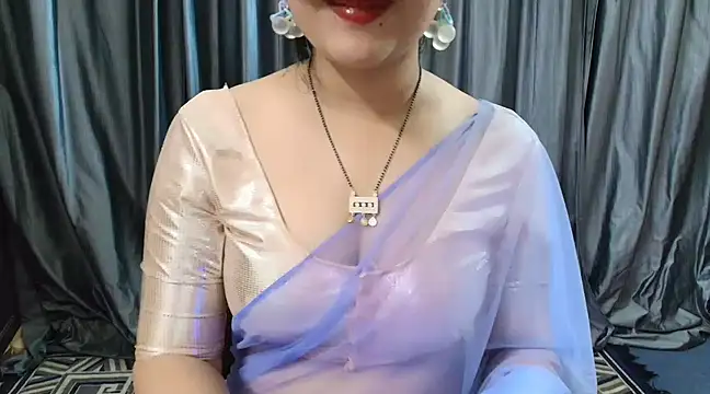 Snapshot of goldiwets chatting on 02.28.25 goldiwets online show from 02.28.25