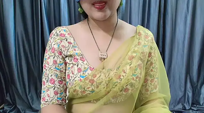 Snapshot of goldiwets chatting on 03.11.25 goldiwets online show from 03.11.25