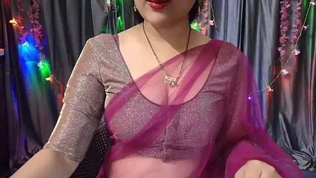 Snapshot of goldiwets chatting on 10.20.25 goldiwets online show from 10.20.25