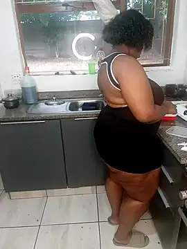 Snapshot of PinkMagic chatting on 09.19.25 PinkMagic online show from 09.19.25