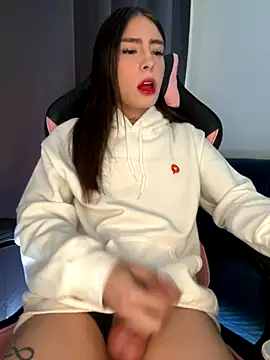 Snapshot of candycami19 chatting on 09.28.25 candycami19 online show from 09.28.25