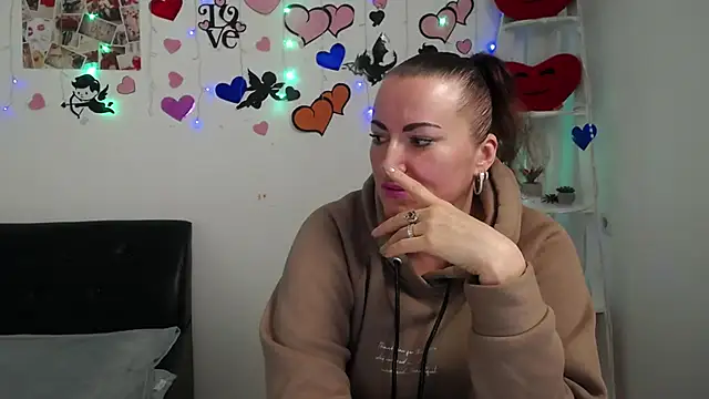 DianaMGG online show from 02.28.25