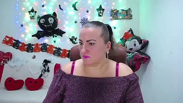 DianaMGG online show from 10.18.25