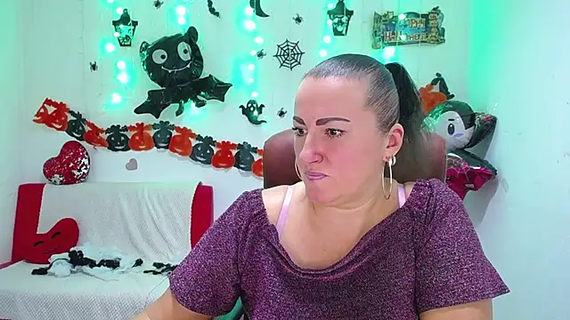 DianaMGG online show from 11.02.25