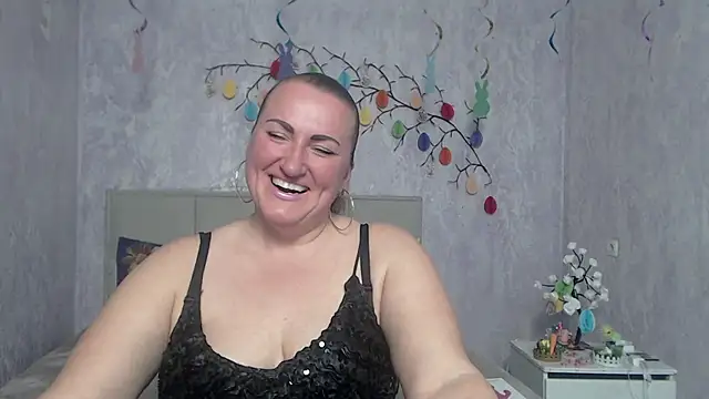 DianaMGG online show from 04.13.26