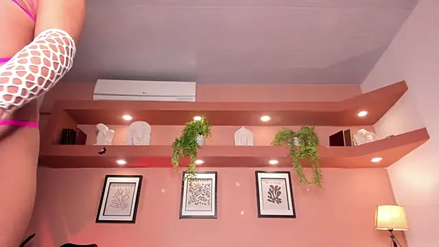 Snapshot of SofiaBennett_ chatting on 11.20.25 SofiaBennett online show from 11.20.25