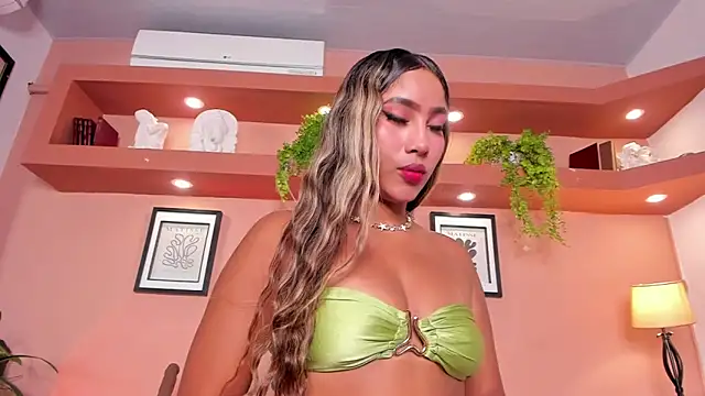 Snapshot of SofiaBennett_ chatting on 12.04.25 SofiaBennett online show from 12.04.25