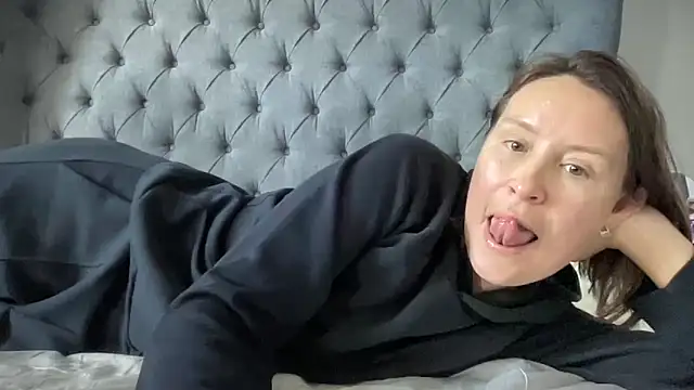 eatmypie69 online show from 09.30.25