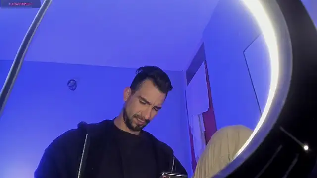 Snapshot of K_cique chatting on 10.16.25 K cique online show from 10.16.25