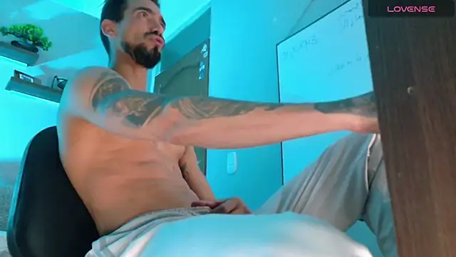 Snapshot of K_cique chatting on 11.04.25 K cique online show from 11.04.25