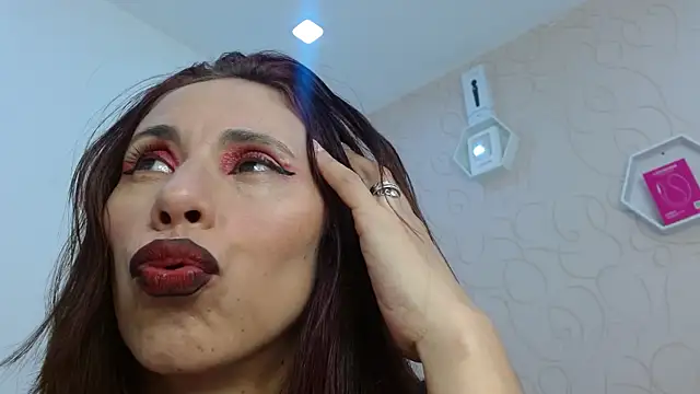 Snapshot of xime_stone chatting on 10.01.25 xime stone online show from 10.01.25