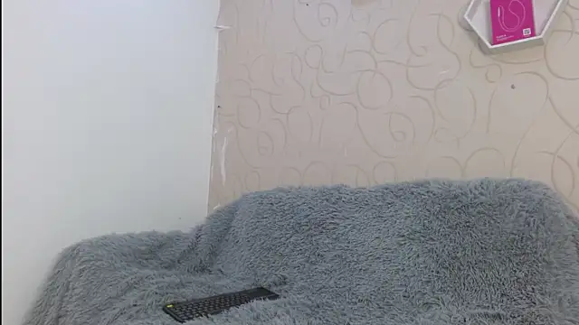 Snapshot of xime_stone chatting on 11.24.25 xime stone online show from 11.24.25