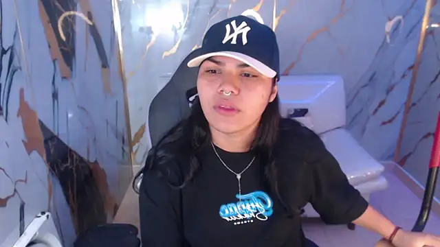 melany rouse18 online show from 10.31.25