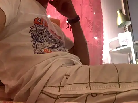 Snapshot of iswimnaked007 chatting on 02.19.25 iswimnaked007 online show from 02.19.25