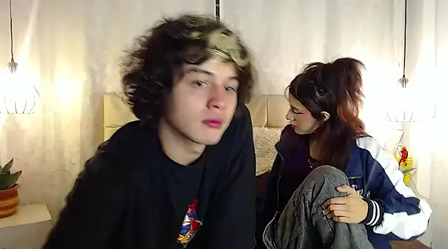 fyreandfox  online show from 03.05.25