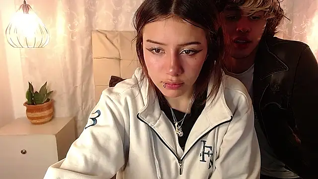 fyreandfox  online show from 03.20.25