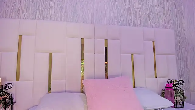 hillary uckerman  online show from 10.04.25