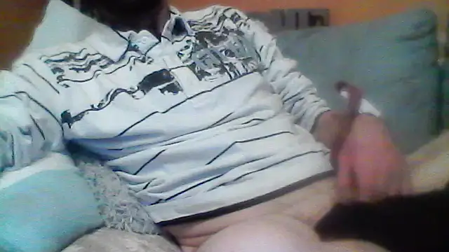 Snapshot of Andre35w chatting on 12.15.25 Andre35w online show from 12.15.25