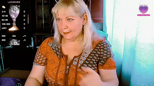 FlowerButterf online show from 12.15.25