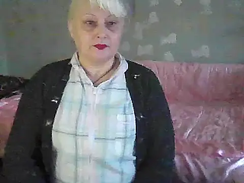 Snapshot of NikolinaBounty chatting on 02.19.25 NikolinaBounty online show from 02.19.25