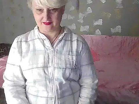 Snapshot of NikolinaBounty chatting on 03.08.25 NikolinaBounty online show from 03.08.25
