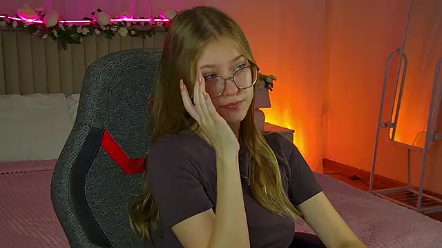 EveMundie online show from 09.18.25