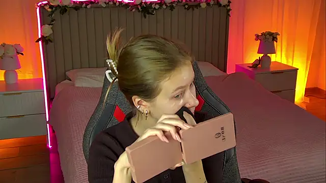 EveMundie online show from 10.29.25