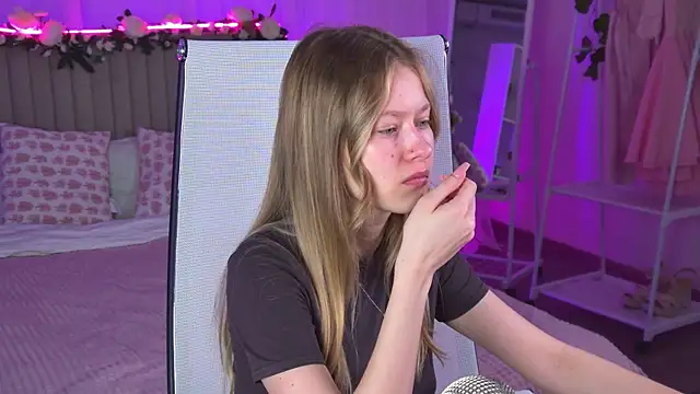 EveMundie online show from 06.06.26