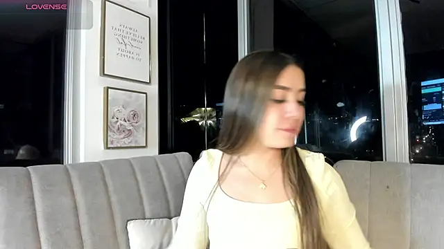 Snapshot of Ivanna_West chatting on 06.24.26 Ivanna West online show from 06.24.26