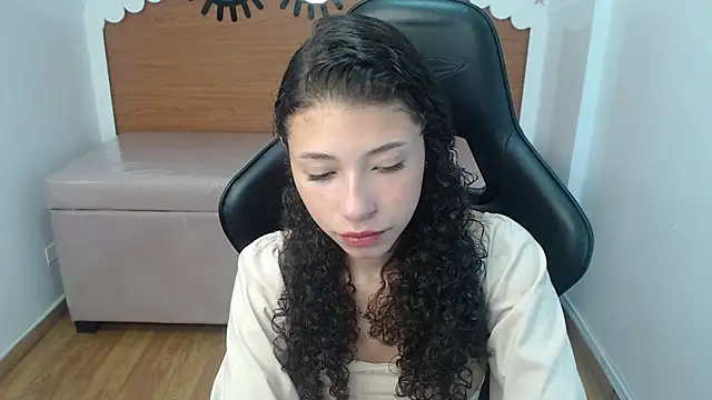 danatella a online show from 11.08.25