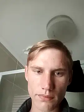 Snapshot of Ruanie chatting on 03.15.26 Ruanie online show from 03.15.26