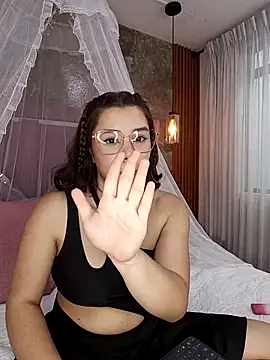 EmmaSulivan online show from 03.15.25