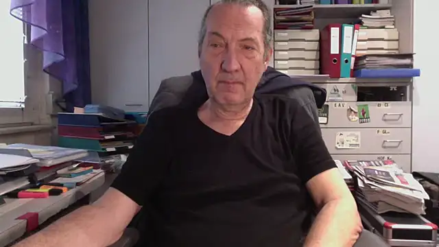 Snapshot of HMStraps01 chatting on 02.26.25 HMStraps01 online show from 02.26.25