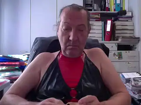 Snapshot of HMStraps01 chatting on 09.22.25 HMStraps01 online show from 09.22.25