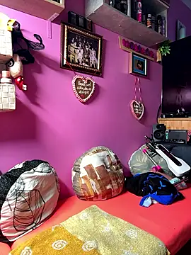 Snapshot of sexymelli18 chatting on 11.16.25 sexymelli18 online show from 11.16.25