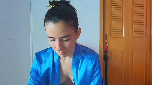 Peach Rose  online show from 09.20.25