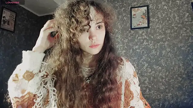 Snapshot of Dizer_clopy chatting on 10.31.25 Dizer clopy online show from 10.31.25