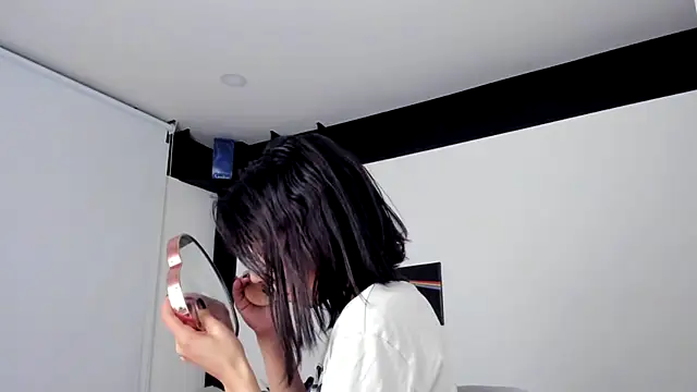 Snapshot of sweet_Amy0 chatting on 11.17.25 sweet Amy0 online show from 11.17.25