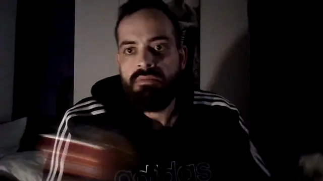 Snapshot of guccititi chatting on 11.04.25 guccititi online show from 11.04.25