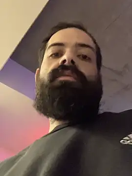 Snapshot of guccititi chatting on 12.14.25 guccititi online show from 12.14.25