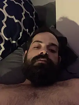 Snapshot of guccititi chatting on 12.15.25 guccititi online show from 12.15.25